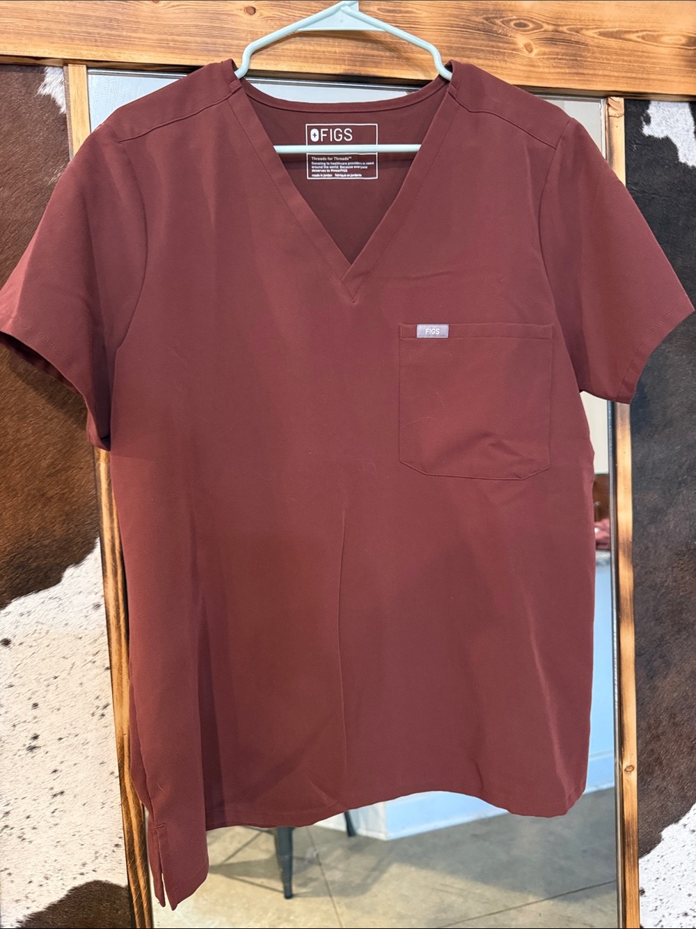 Figs Womens V-Neck Scrub Set